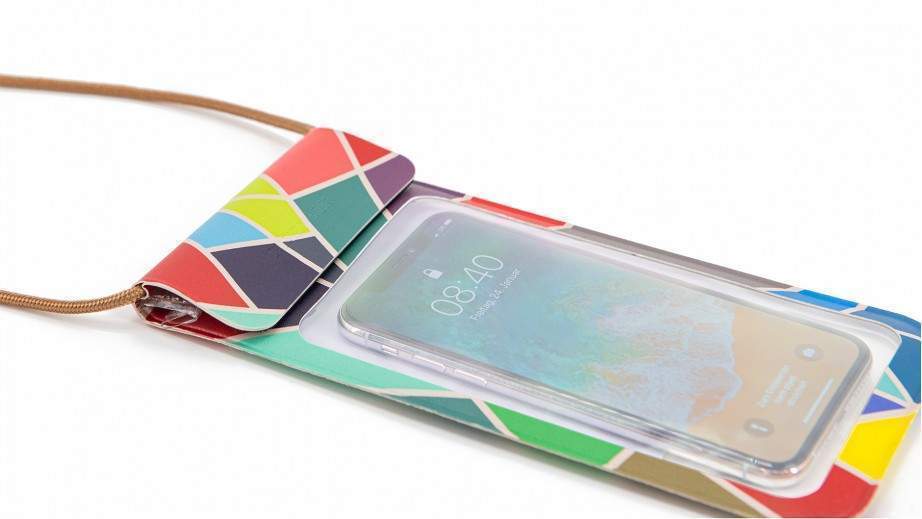 bh03_terrazzo_handytasche_detail_01_2020_1880x1060px